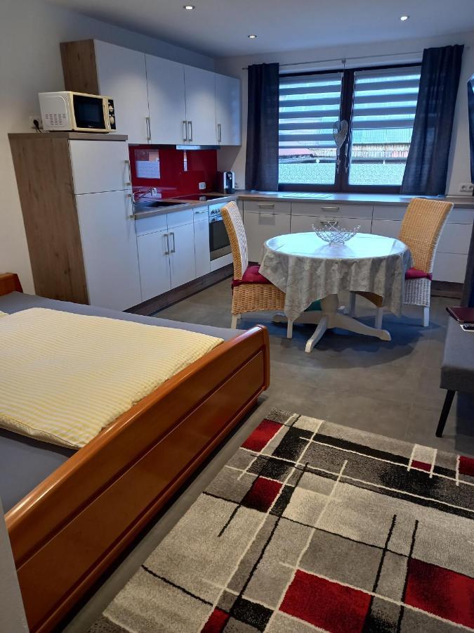 Cafe Und Pension Ringer Vilseck Eksteriør bilde